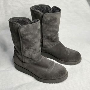UGG Women's Classic Short II Grey Boots Size 7